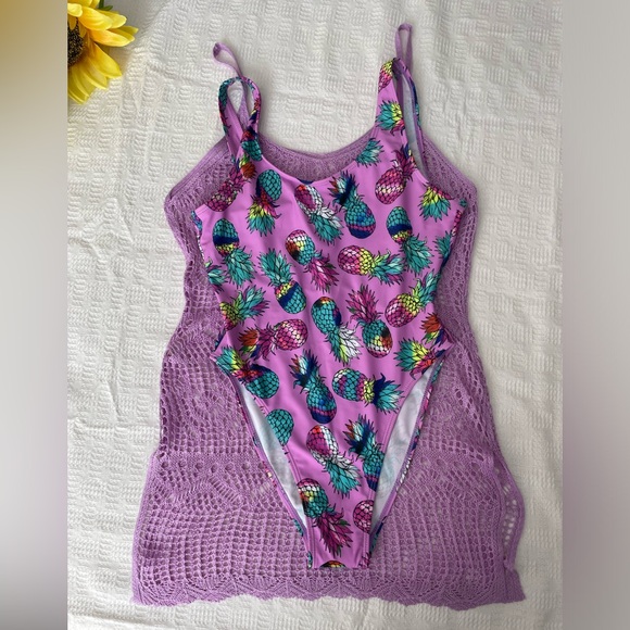 Swimsuit and cover up - Picture 14 of 14